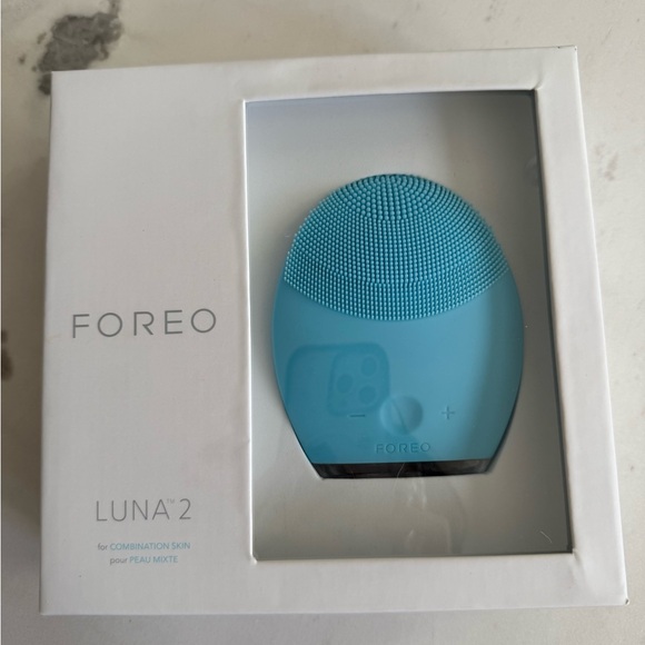 FOREO Luna 2 Facial Cleansing Brush - Picture 1 of 4